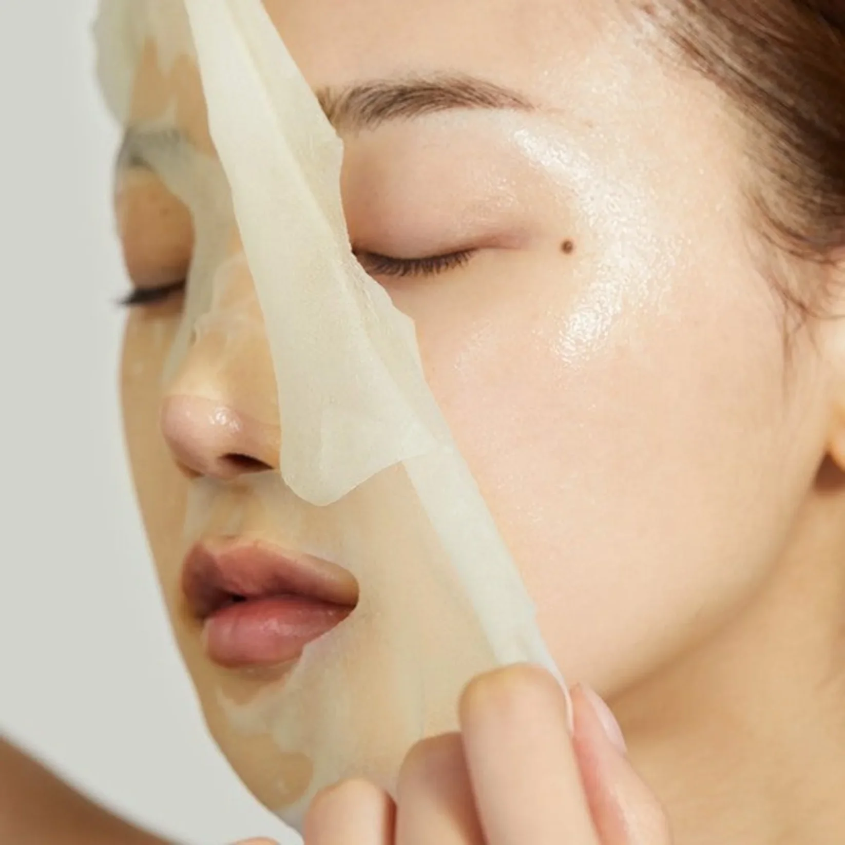 medicube - Deep Vita C Glutathione Brightening Mask - Image 4